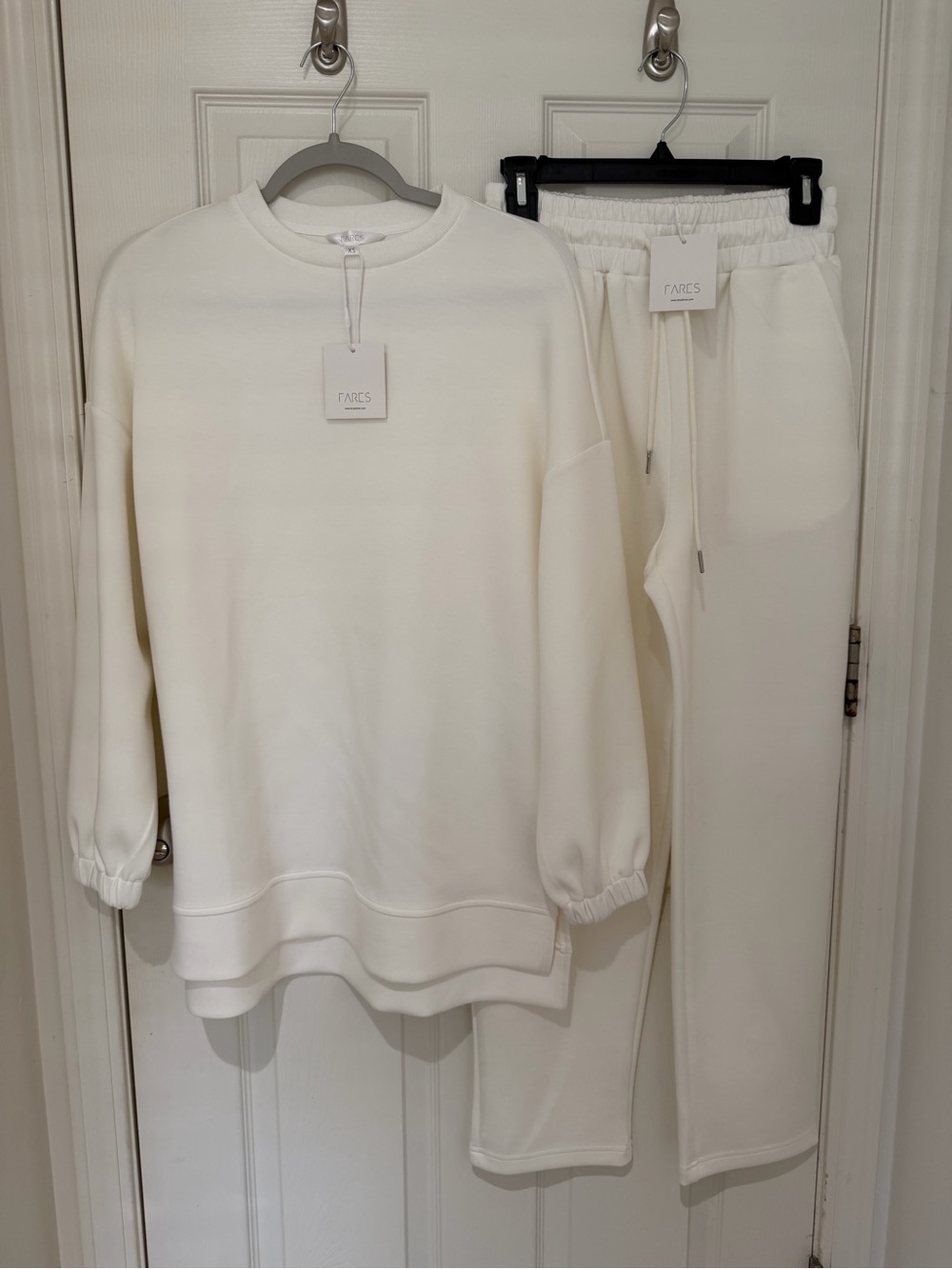 NWT Fares White Matching Buttery Sweatshirt and Pants Set
